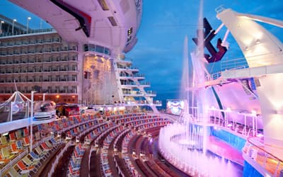 Teatros y Salones de Royal Caribbean